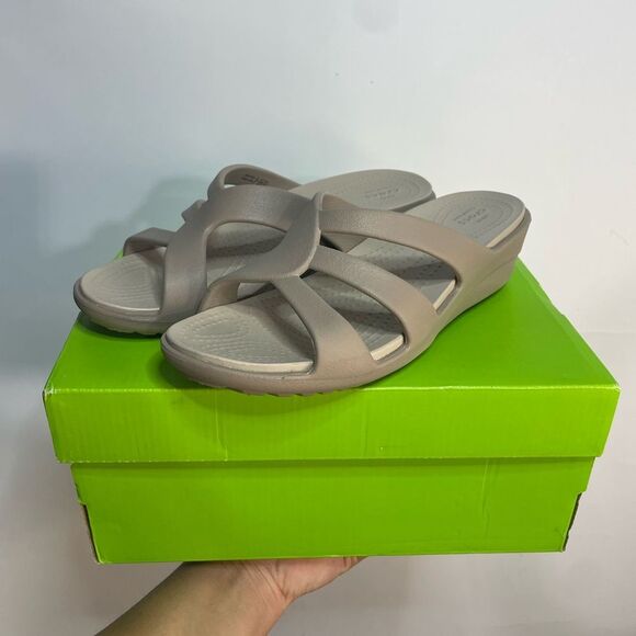 Crocs Sanrah Strappy Wedge Mushroom Cobblestone Sandals Size 7- New - Picture 1 of 11